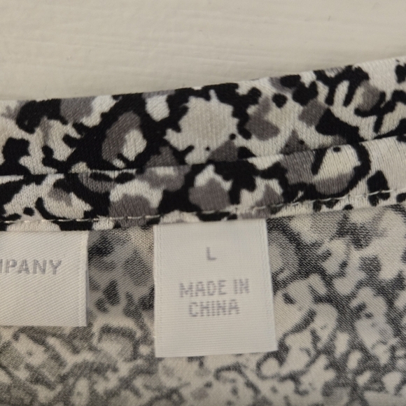 New York & Co Black White Gray 3/4 Sleeve Geometric Print Stretch Blouse Size L - Picture 3 of 12